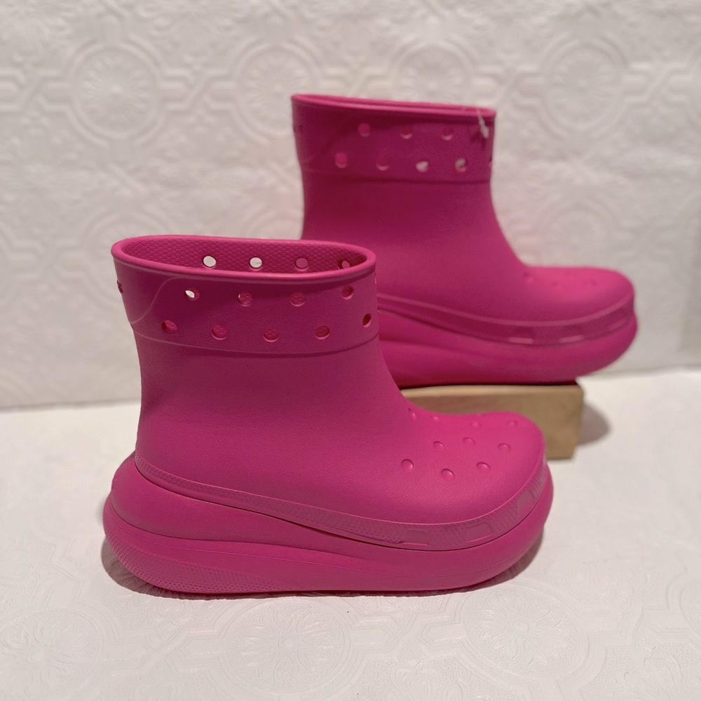 Crocs Pink Wellingtons Classic Crush Boot Women's Size 7 New With Tags - Picture 1 of 7